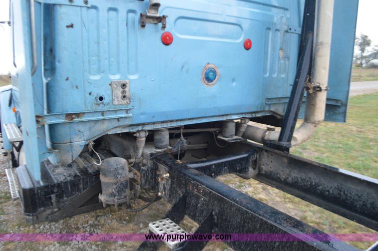 image for item I6338 1996 Volvo WIA semi truck