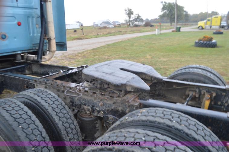 image for item I6338 1996 Volvo WIA semi truck