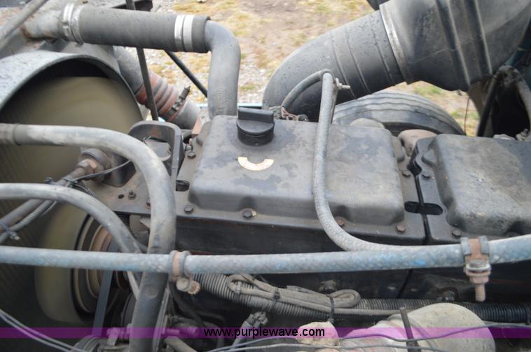 image for item I6338 1996 Volvo WIA semi truck