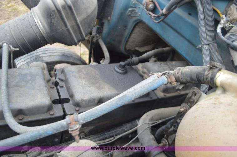 image for item I6338 1996 Volvo WIA semi truck