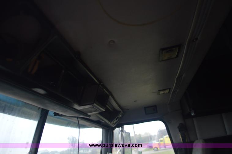 image for item I6338 1996 Volvo WIA semi truck