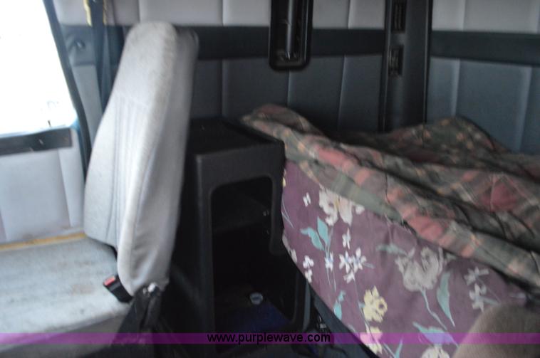 image for item I6338 1996 Volvo WIA semi truck