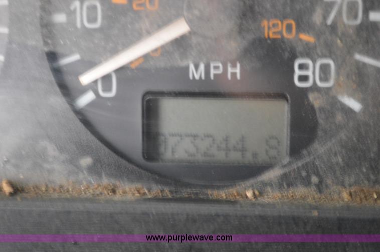 image for item I6338 1996 Volvo WIA semi truck