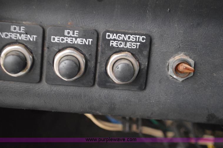 image for item I6338 1996 Volvo WIA semi truck