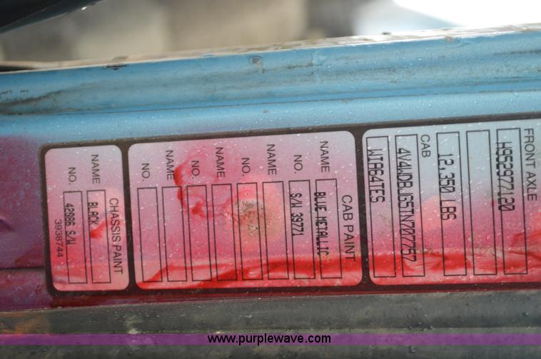 image for item I6338 1996 Volvo WIA semi truck