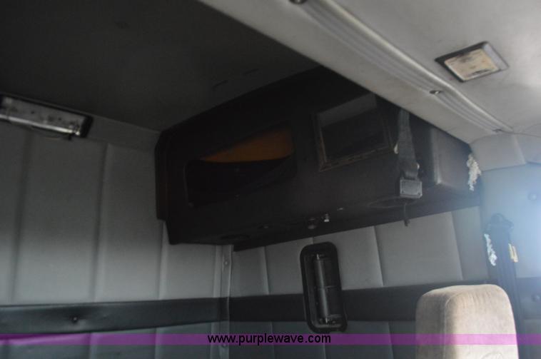 image for item I6338 1996 Volvo WIA semi truck