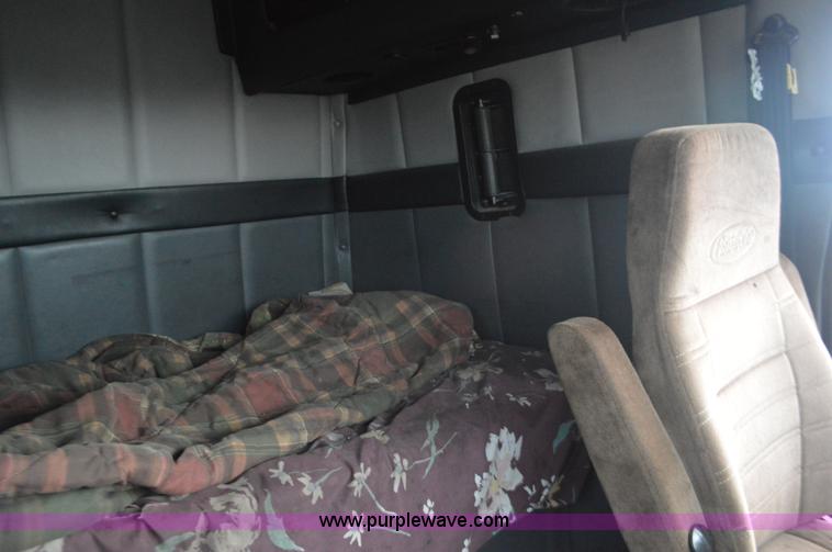 image for item I6338 1996 Volvo WIA semi truck