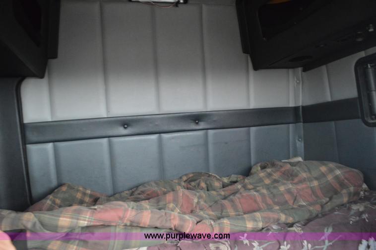 image for item I6338 1996 Volvo WIA semi truck