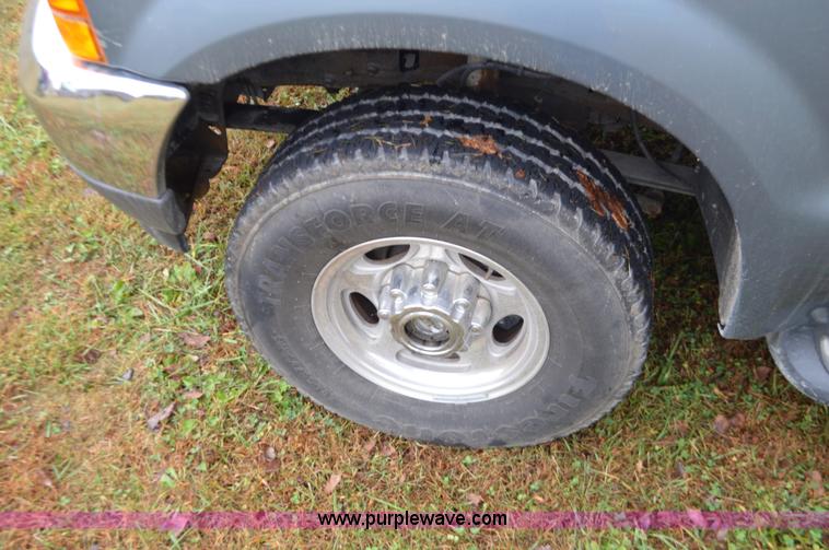 image for item I6364 2000 Ford Excursion XLT SUV