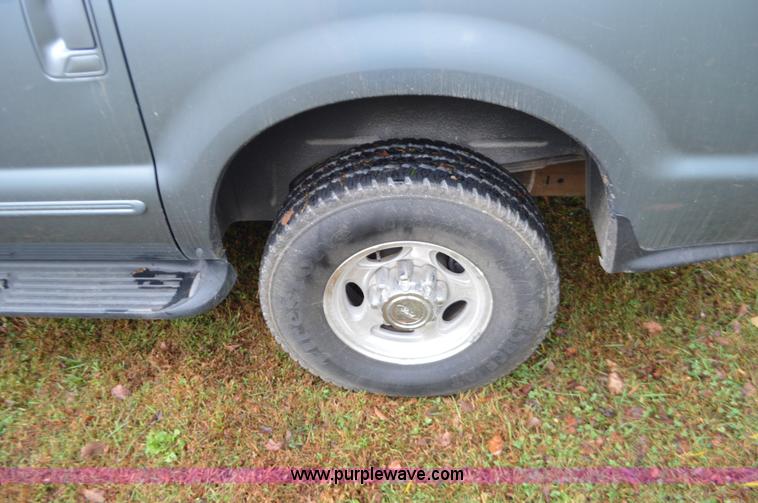 image for item I6364 2000 Ford Excursion XLT SUV