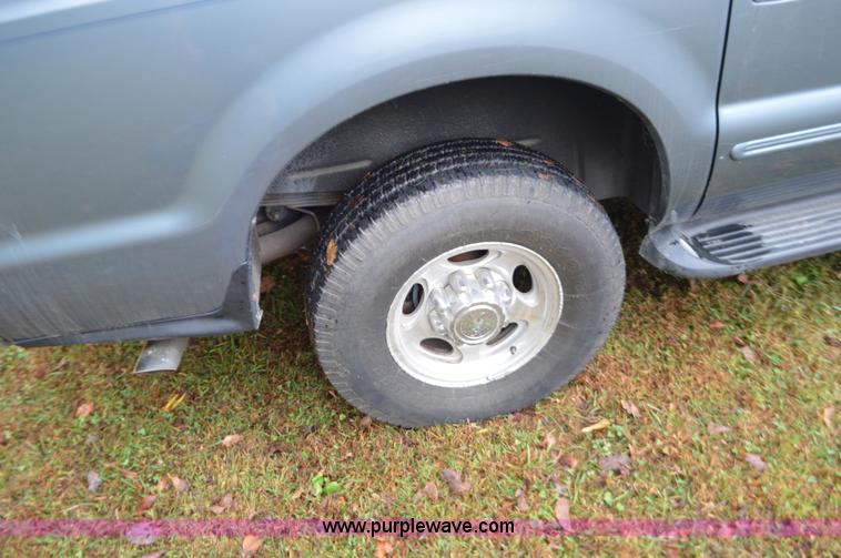 image for item I6364 2000 Ford Excursion XLT SUV