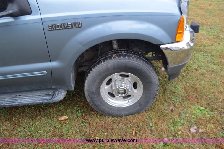 image for item I6364 2000 Ford Excursion XLT SUV