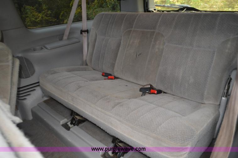 image for item I6364 2000 Ford Excursion XLT SUV