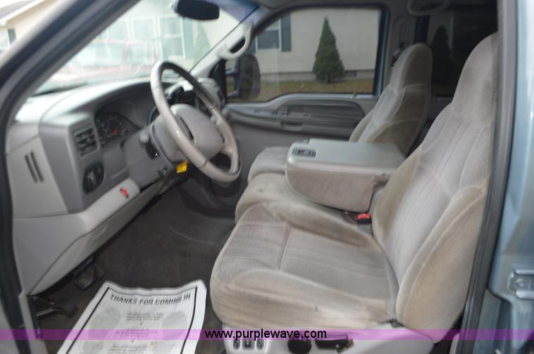 image for item I6364 2000 Ford Excursion XLT SUV