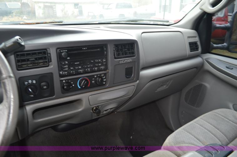 image for item I6364 2000 Ford Excursion XLT SUV