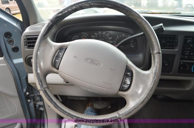 image for item I6364 2000 Ford Excursion XLT SUV