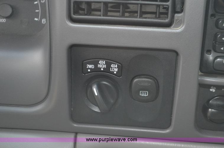 image for item I6364 2000 Ford Excursion XLT SUV