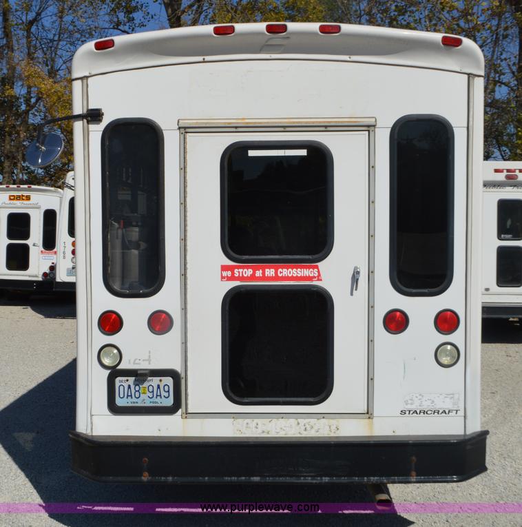 image for item I6367 2005 Ford E350 Super Duty bus