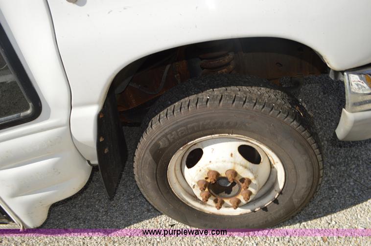 image for item I6367 2005 Ford E350 Super Duty bus