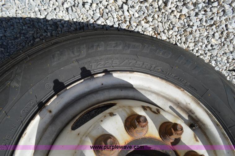 image for item I6367 2005 Ford E350 Super Duty bus