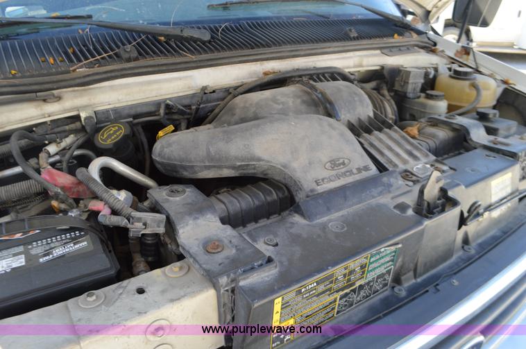 image for item I6367 2005 Ford E350 Super Duty bus