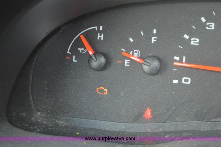 image for item I6367 2005 Ford E350 Super Duty bus