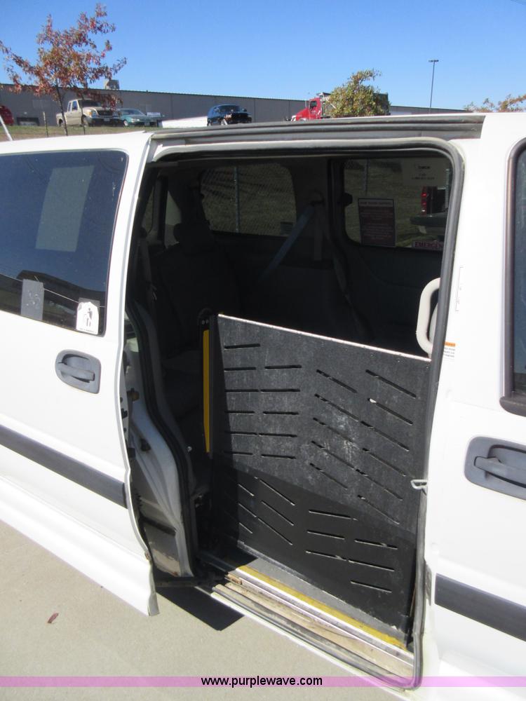 image for item I6386 2005 Chevrolet Venture Cargo van