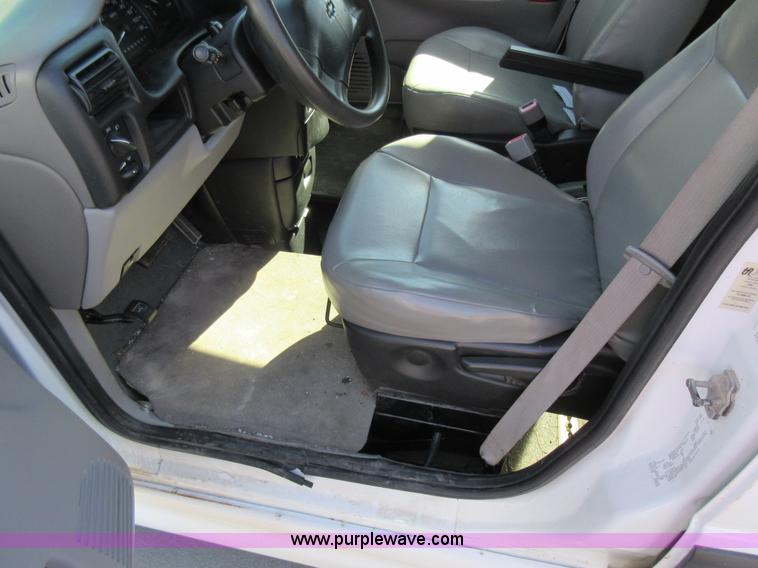 image for item I6386 2005 Chevrolet Venture Cargo van