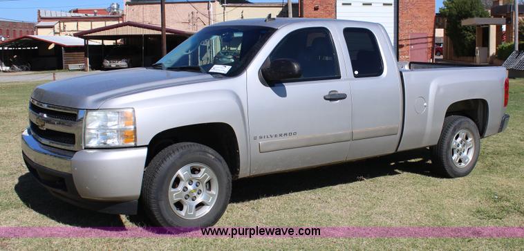 image for item J4306 2008 Chevrolet Silverado 1500 Ext. Cab pickup truck