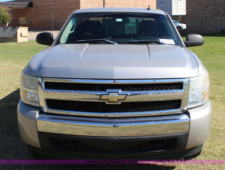 image for item J4306 2008 Chevrolet Silverado 1500 Ext. Cab pickup truck