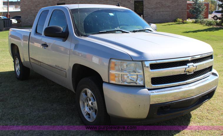 image for item J4306 2008 Chevrolet Silverado 1500 Ext. Cab pickup truck