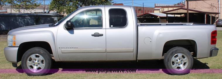 image for item J4306 2008 Chevrolet Silverado 1500 Ext. Cab pickup truck