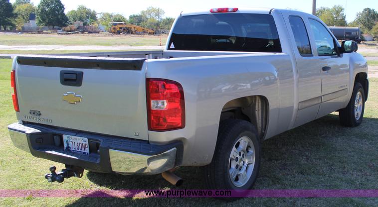 image for item J4306 2008 Chevrolet Silverado 1500 Ext. Cab pickup truck