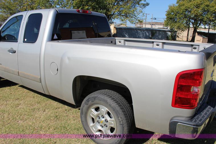 image for item J4306 2008 Chevrolet Silverado 1500 Ext. Cab pickup truck