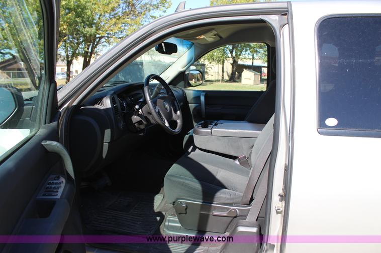image for item J4306 2008 Chevrolet Silverado 1500 Ext. Cab pickup truck