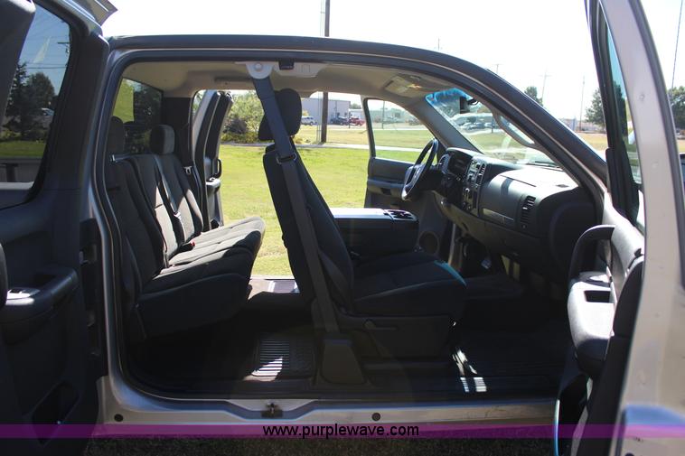 image for item J4306 2008 Chevrolet Silverado 1500 Ext. Cab pickup truck
