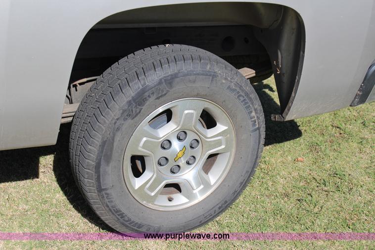 image for item J4306 2008 Chevrolet Silverado 1500 Ext. Cab pickup truck