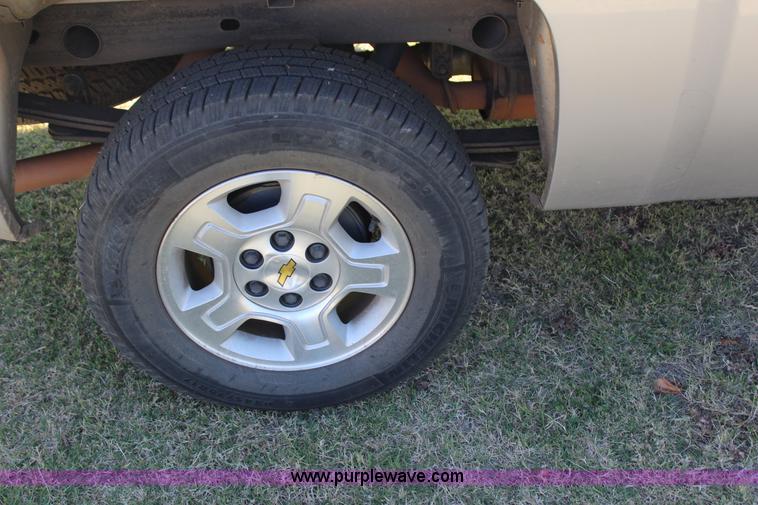 image for item J4306 2008 Chevrolet Silverado 1500 Ext. Cab pickup truck