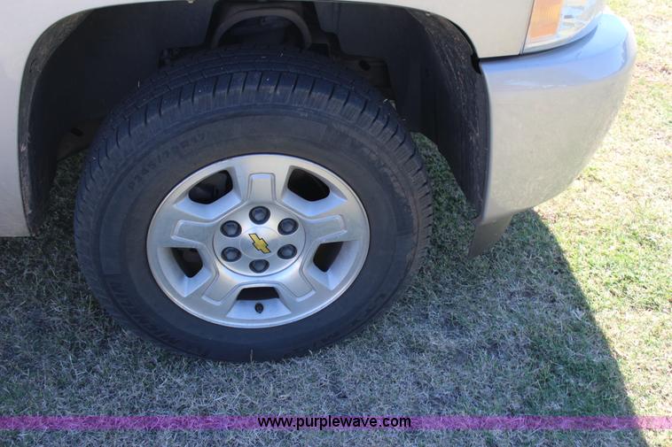 image for item J4306 2008 Chevrolet Silverado 1500 Ext. Cab pickup truck