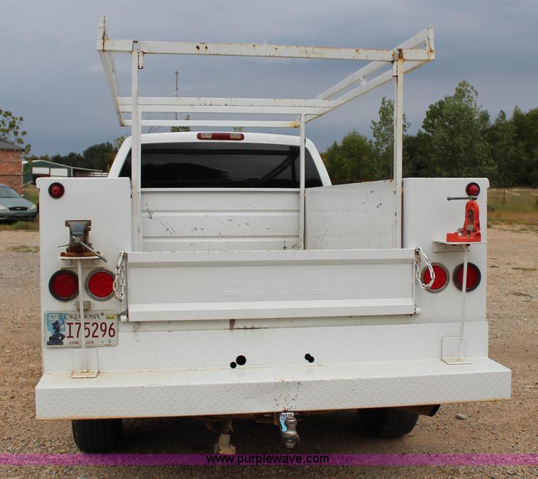 image for item J4340 2006 Chevrolet Silverado 2500HD utility truck