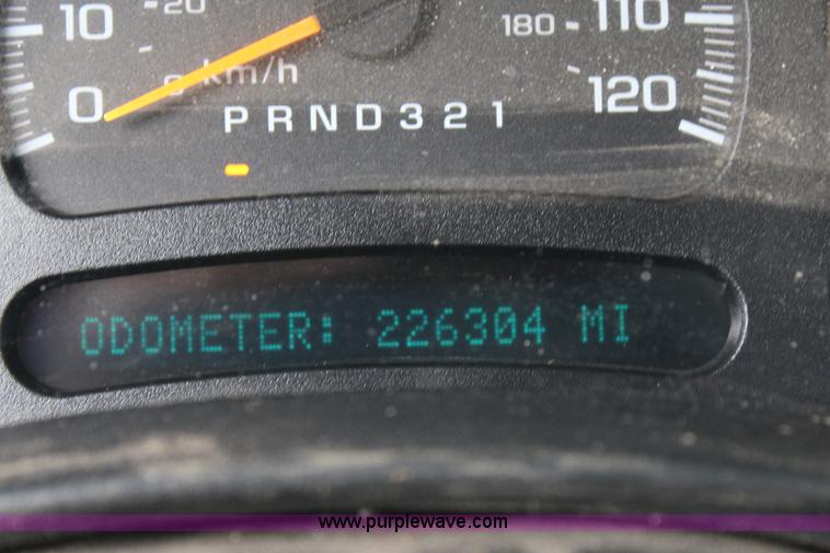 image for item J4340 2006 Chevrolet Silverado 2500HD utility truck