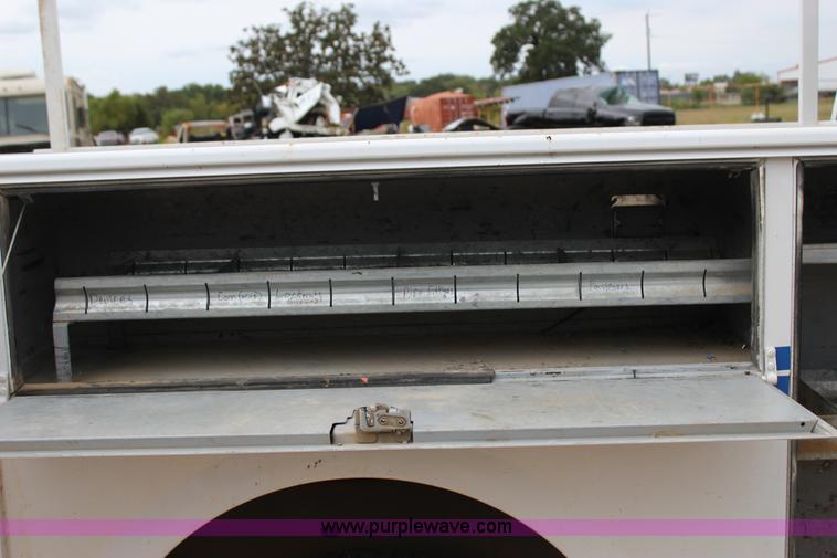 image for item J4340 2006 Chevrolet Silverado 2500HD utility truck