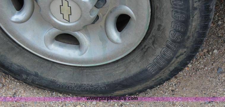 image for item J4340 2006 Chevrolet Silverado 2500HD utility truck