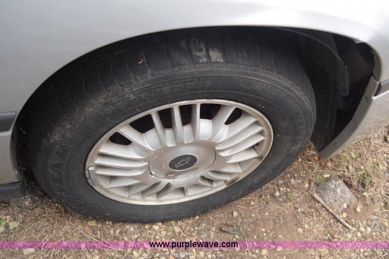 image for item J7014 2002 Chevrolet Impala