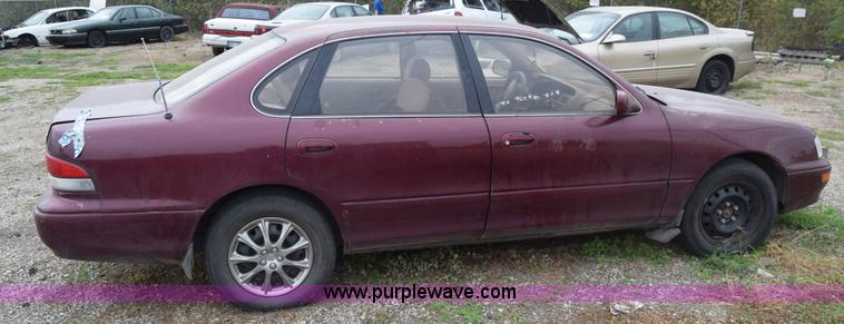 image for item J7016 1995 Toyota Avalon XL