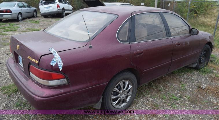 image for item J7016 1995 Toyota Avalon XL