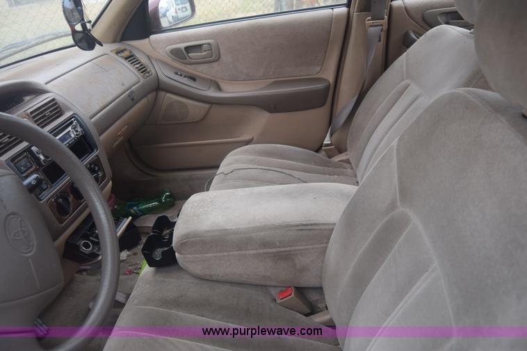 image for item J7016 1995 Toyota Avalon XL