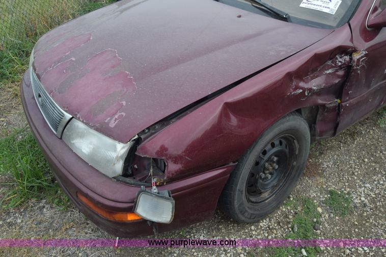 image for item J7016 1995 Toyota Avalon XL