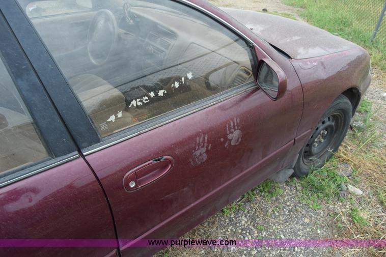 image for item J7016 1995 Toyota Avalon XL