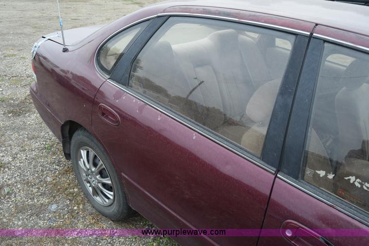 image for item J7016 1995 Toyota Avalon XL